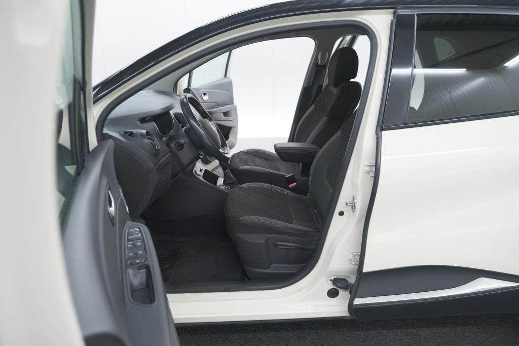 Renault Captur tce 120 edc intens | camera | dodehoekdetectie | navigatie |