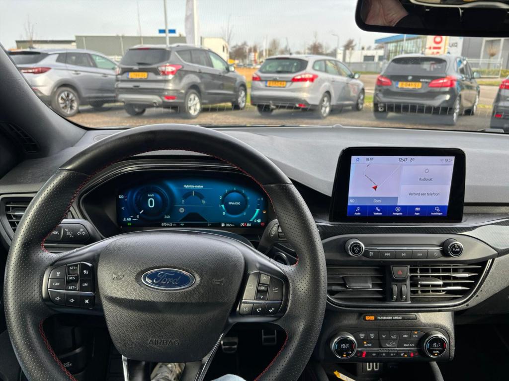 Ford Focus 1.0 ecoboost hybrid 125pk st-line, trekhaak, winterpakket