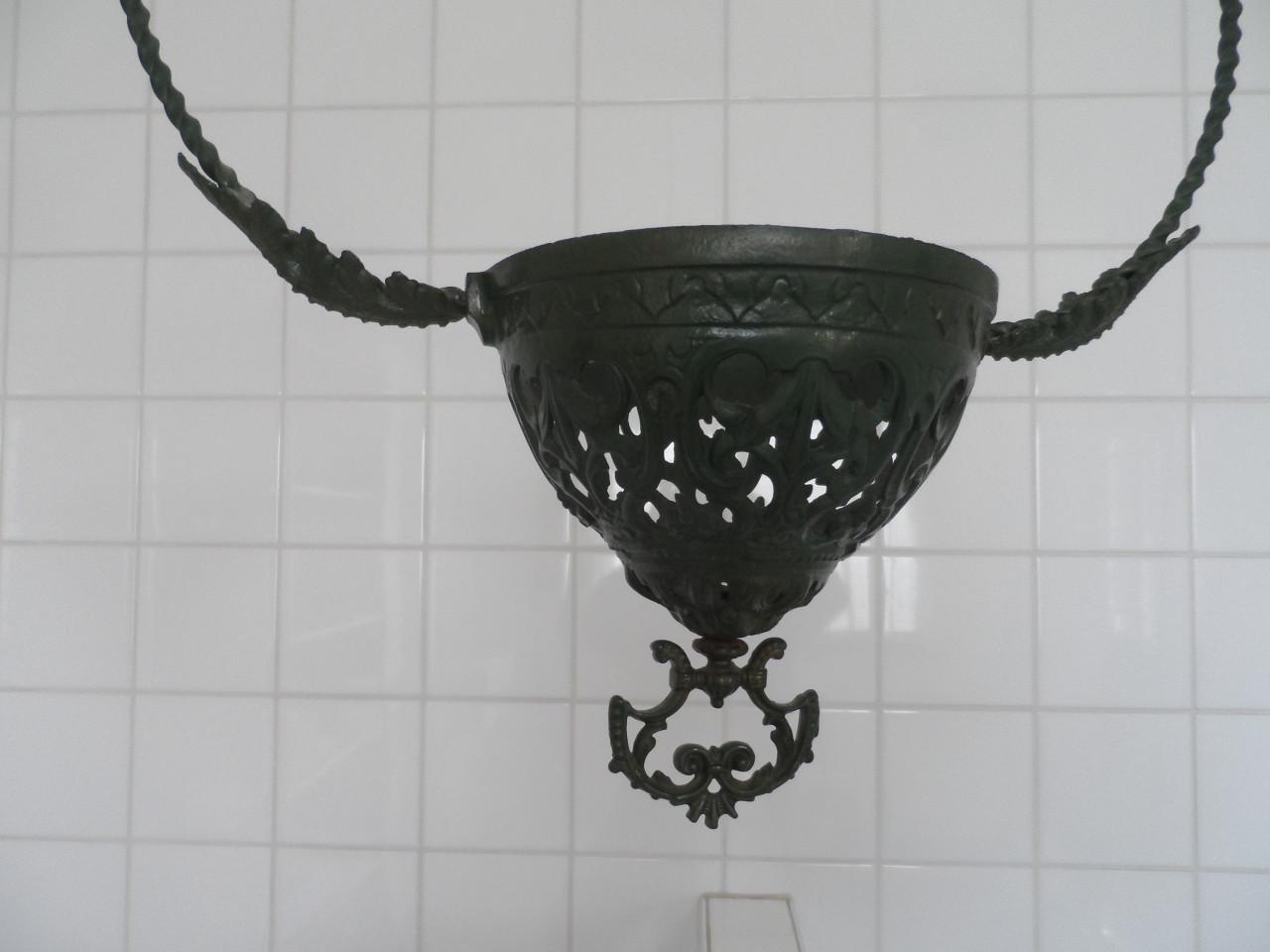 KERK TER BUTTINGEN. Lamphouder