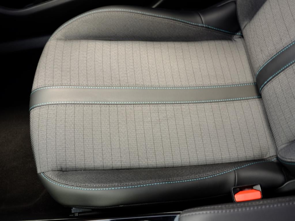 Peugeot 2008 1.2 pt 100 allure | bluetooth | apple carplay | android auto |