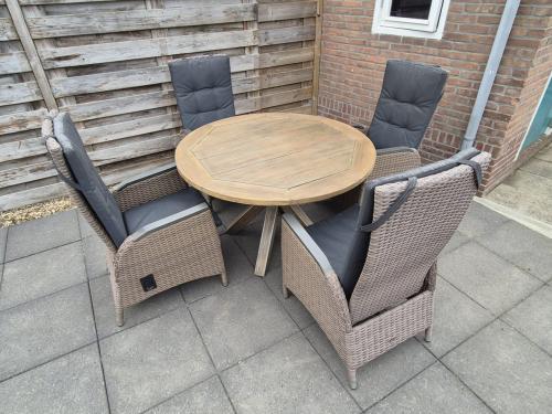 Tuinset compleet met all weather kussens (Bezorging mogelijk)