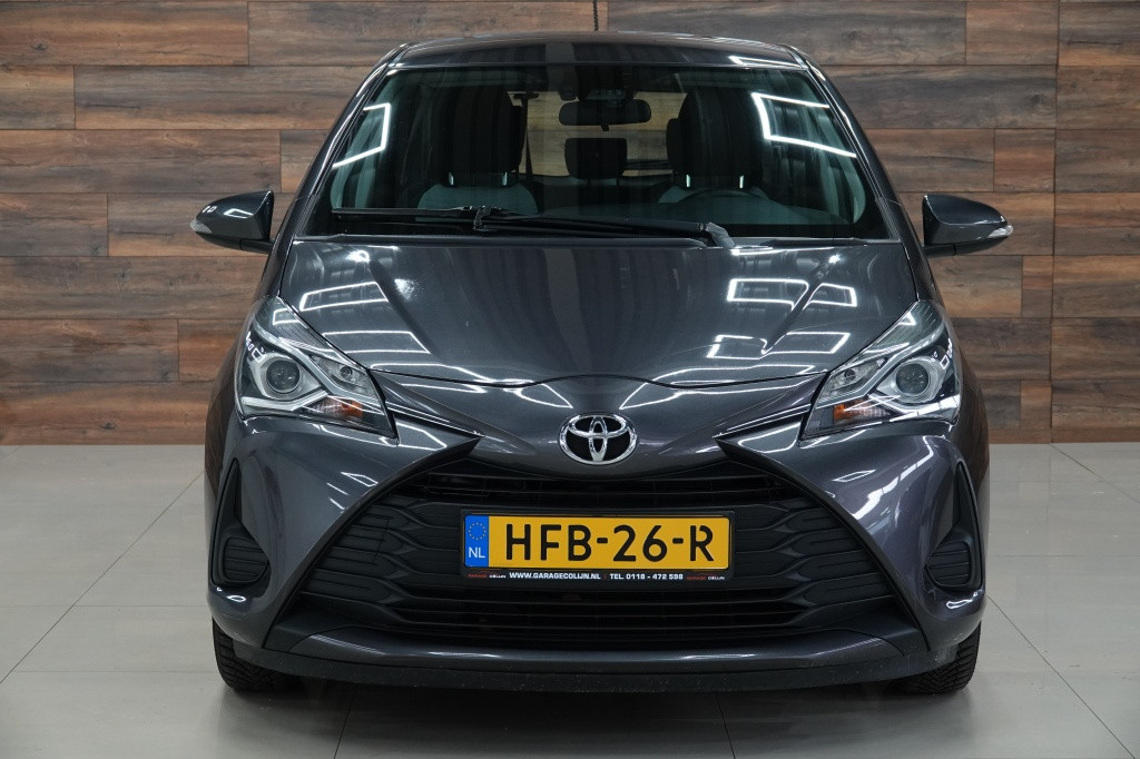 Toyota Yaris 1.0 vvt-i | camera | 15" | bluetooth |