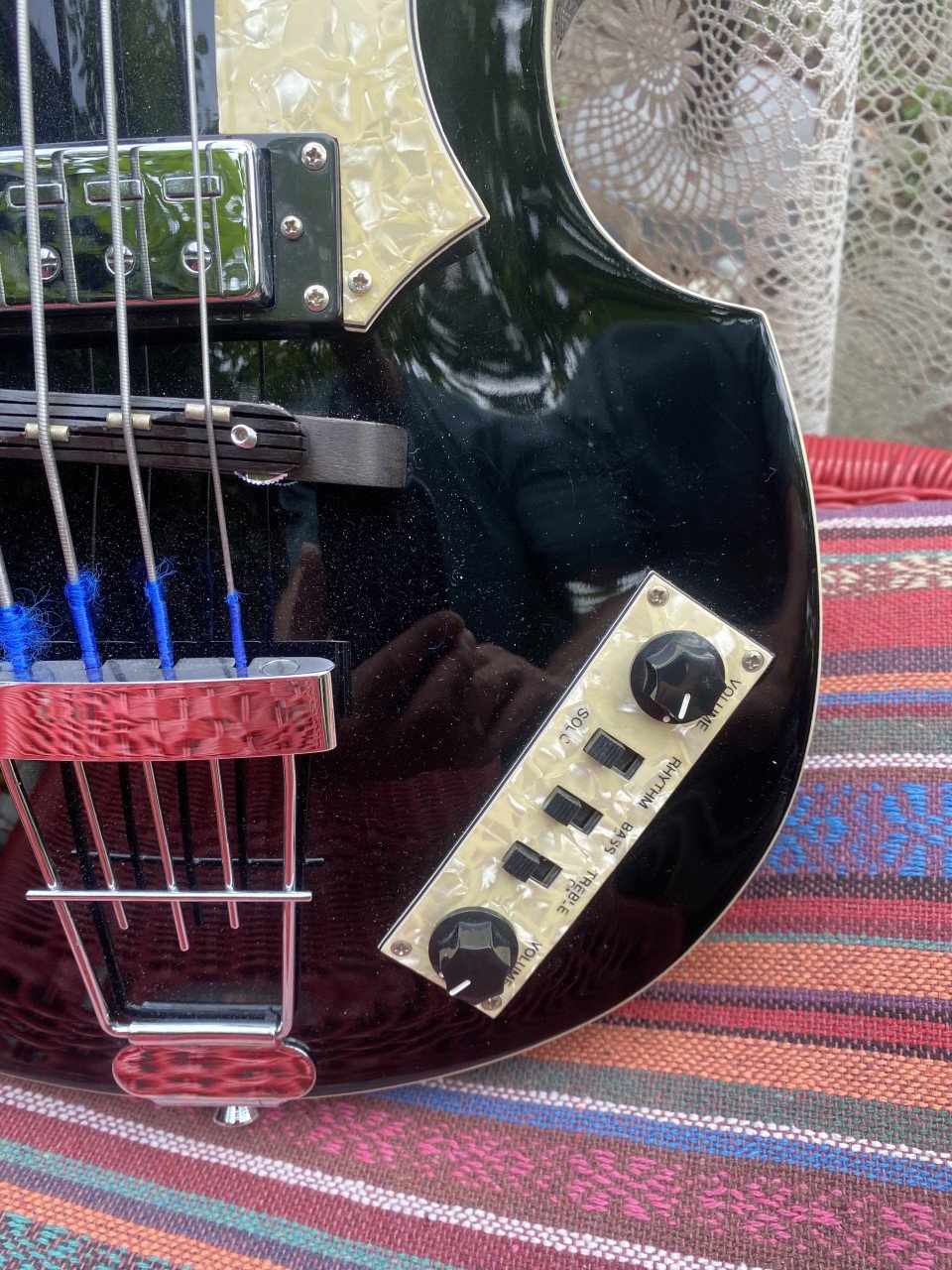 Hofner bas