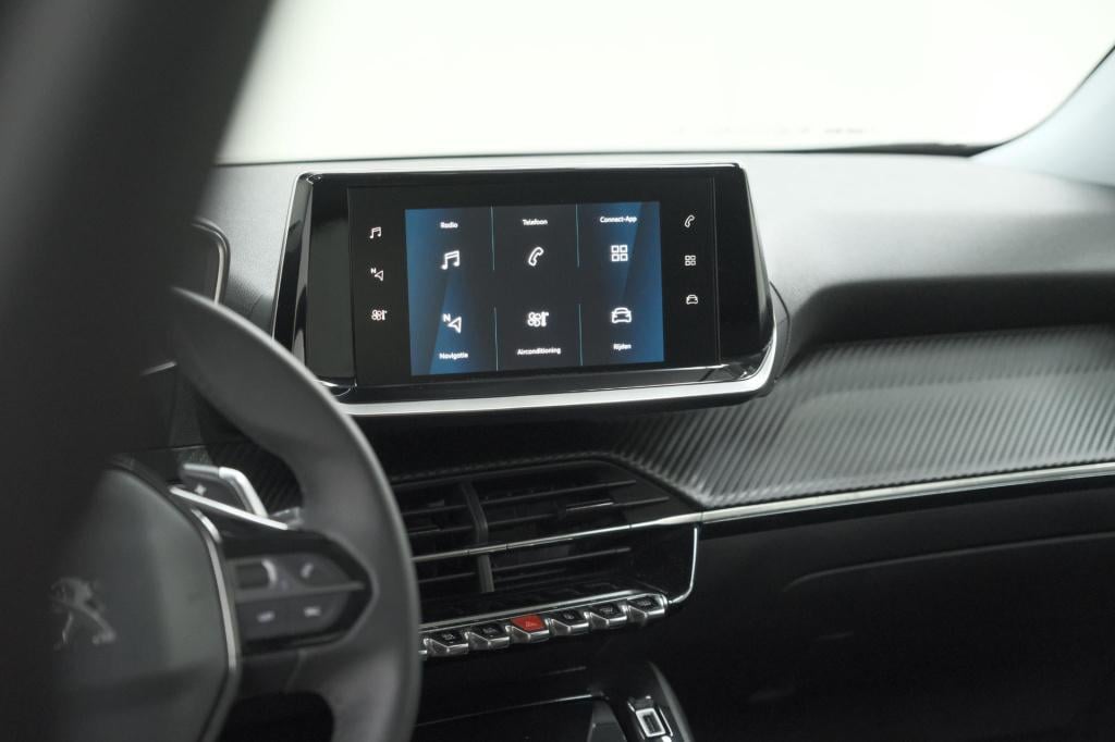 Peugeot 2008 puretech 130 eat8 allure pack | camera | parkeersensoren | key