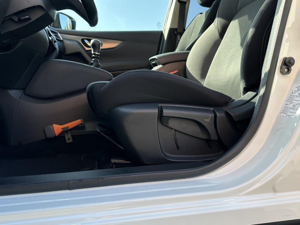 Nissan Qashqai 1.3 dig-t n-connecta trekhaak |design pack | panoramadak | a