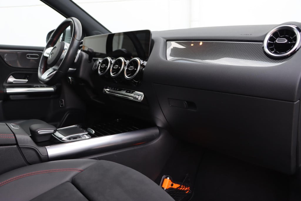 Mercedes-Benz B-Klasse 180 business solution amg