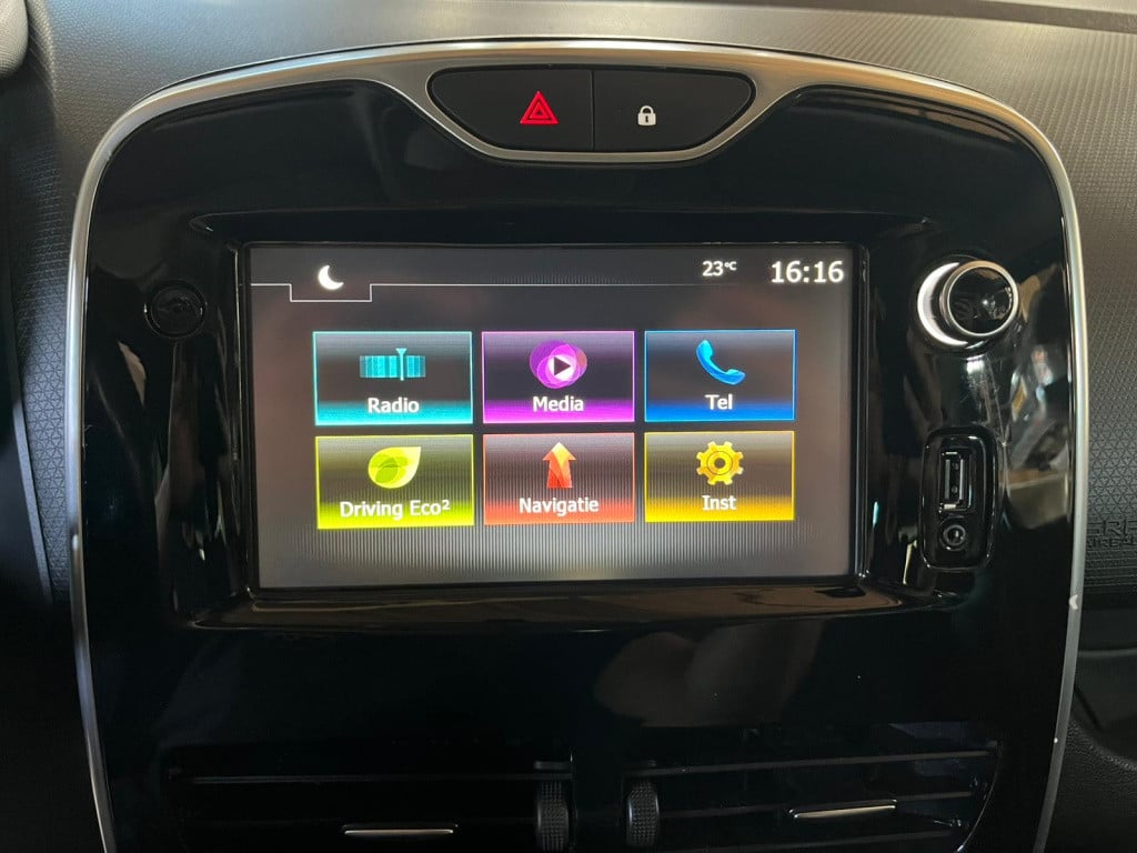 Renault Clio estate 0.9 tce night&day