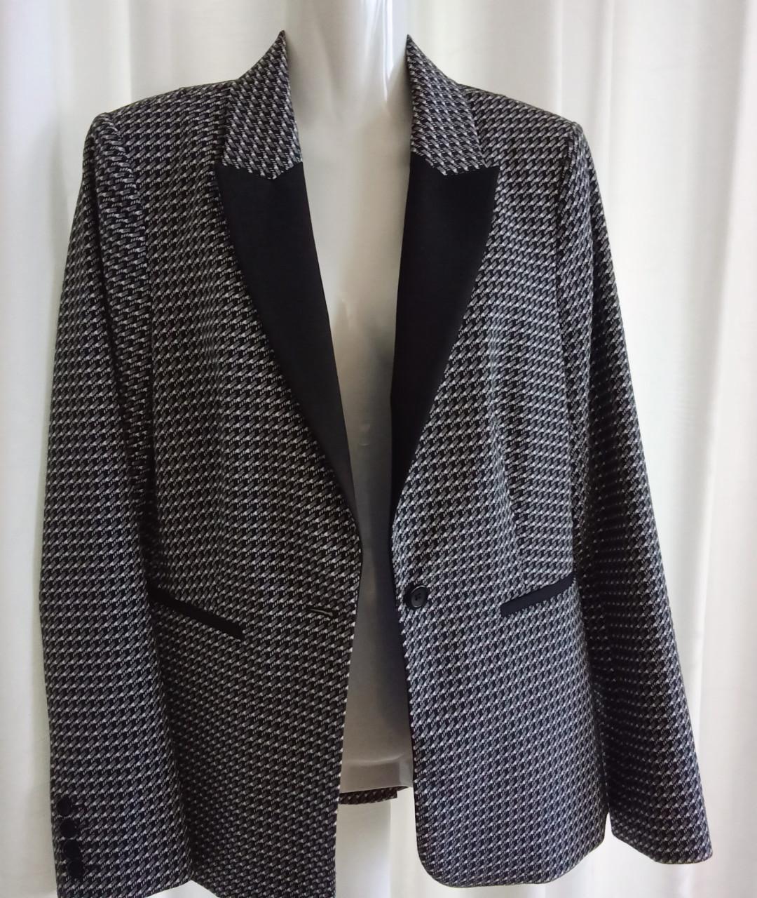 Prachtige zwart witte blazer merk Promiss