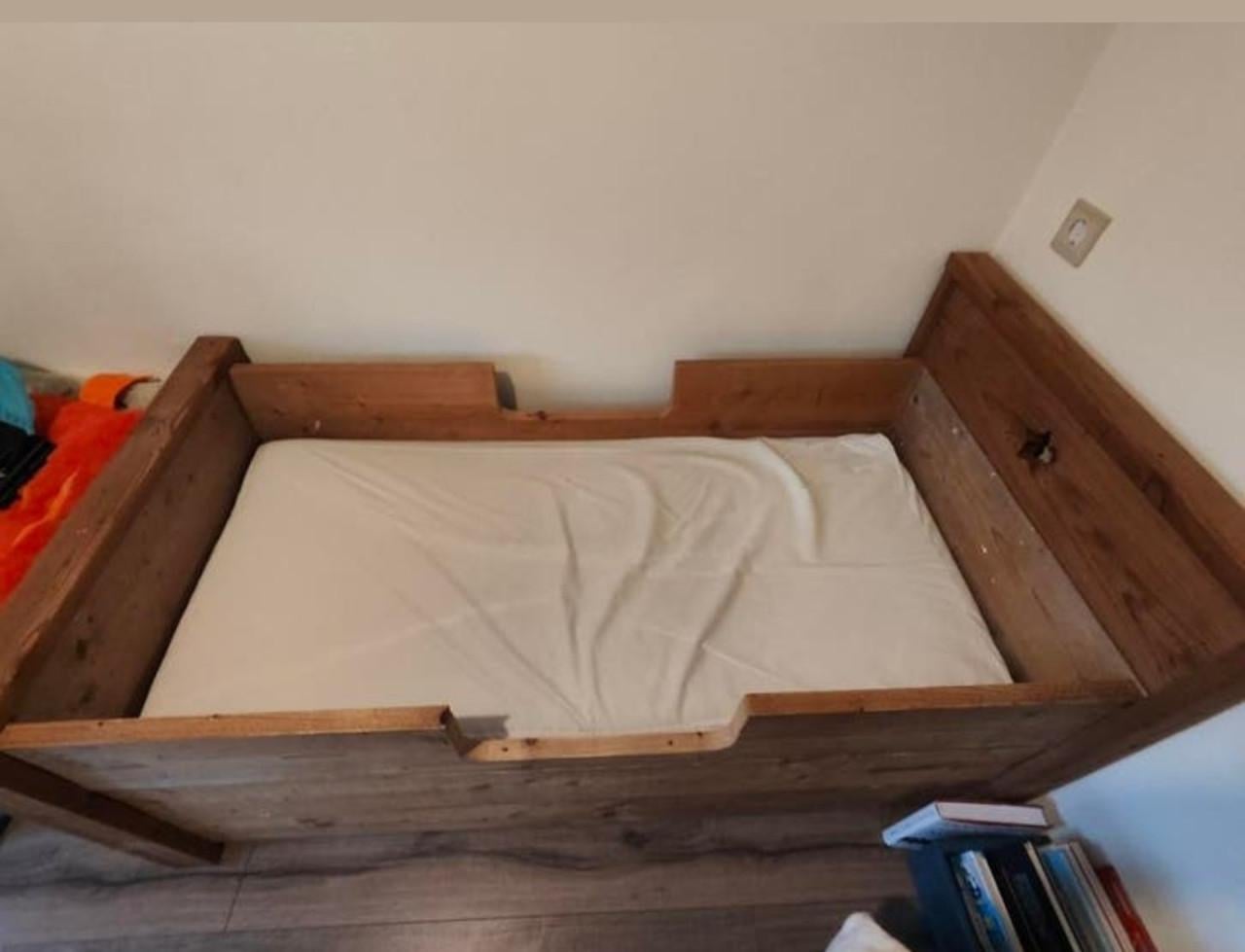 Peuterbed steigerhout
