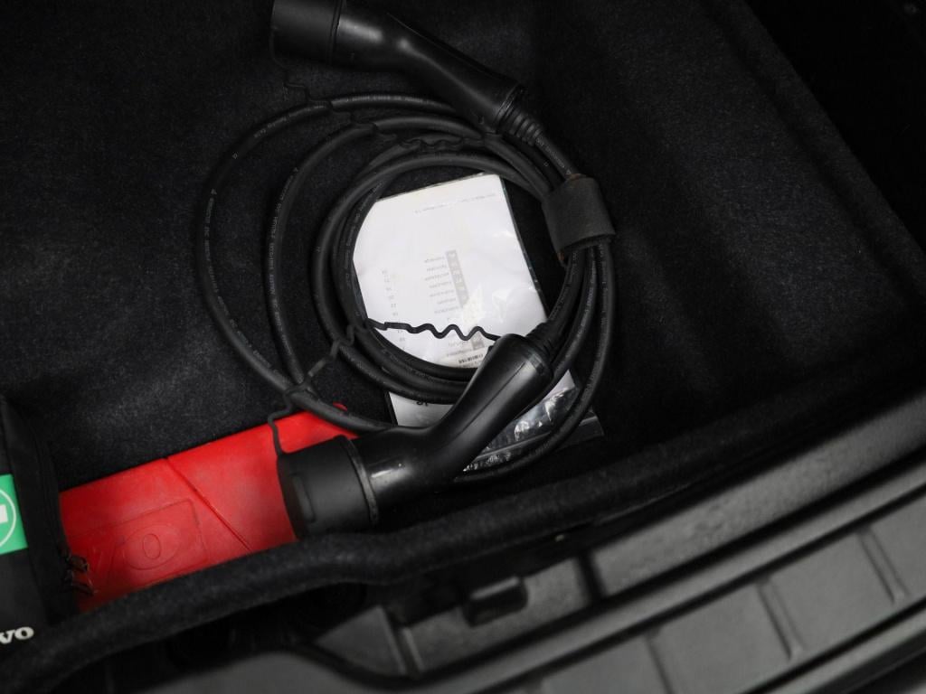 Volvo XC40 recharge p8 awd r-design | automaat | apple carplay / android au