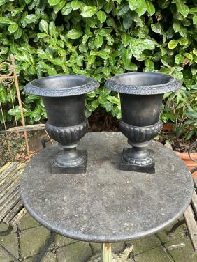 Gietijzeren tuinvazen