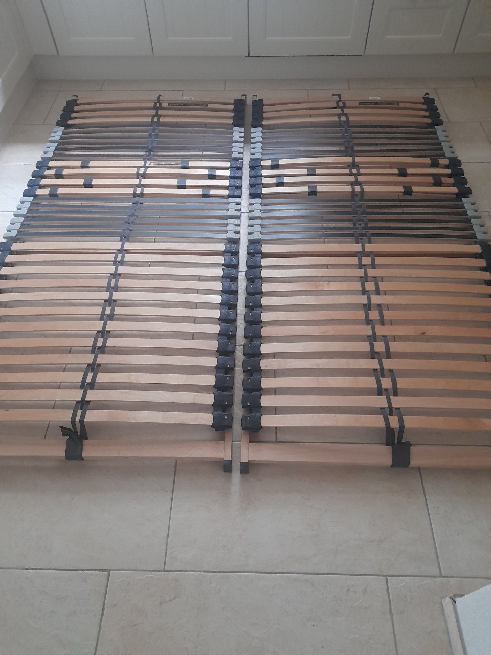 2 x lattenbodem 90 x 200 (in goede staat )