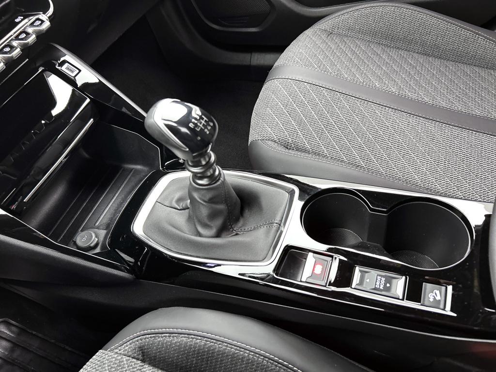 Peugeot 2008 100 pk allure | rijklaar | keyless entry | 360 camera | adapti