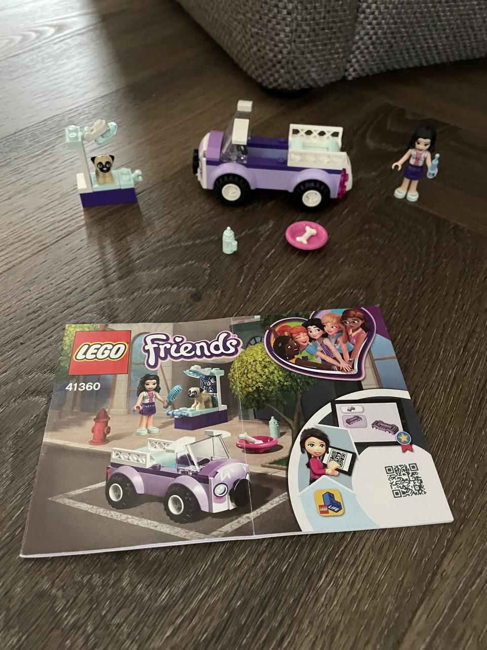 Lego Friends: Emma's mobiele dierenkliniek 41360