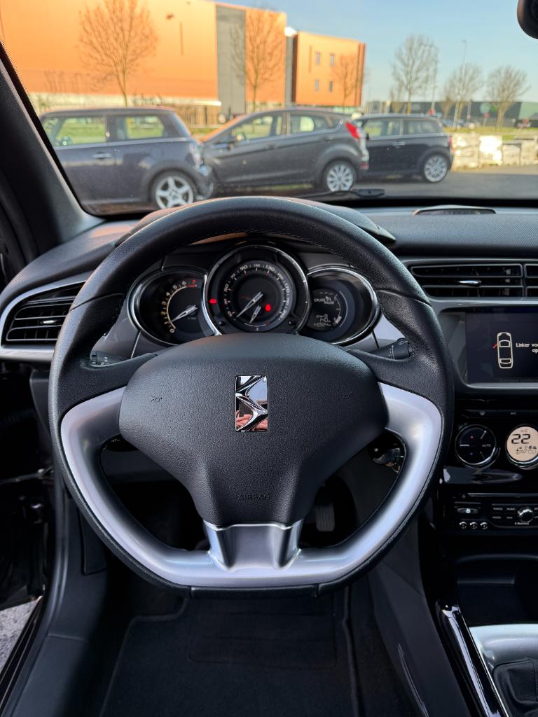 Citroen DS3 cabrio 1.2 vti - so chic