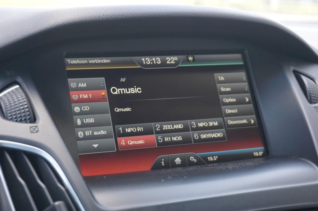 Ford Focus wagon 1.0 titanium edition climate / navi / cruise / parkeers. /