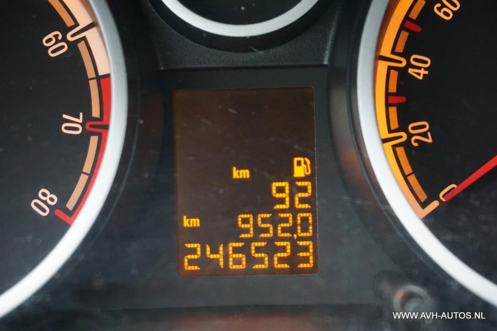 Opel Corsa 1.2-16v '111' edition