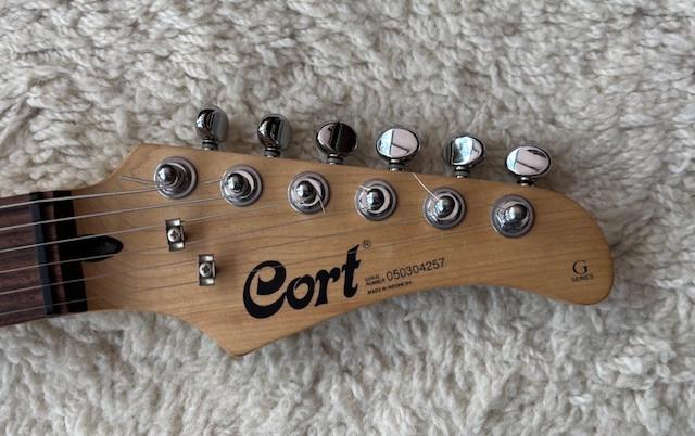 Mooie zgan Cort gitaar