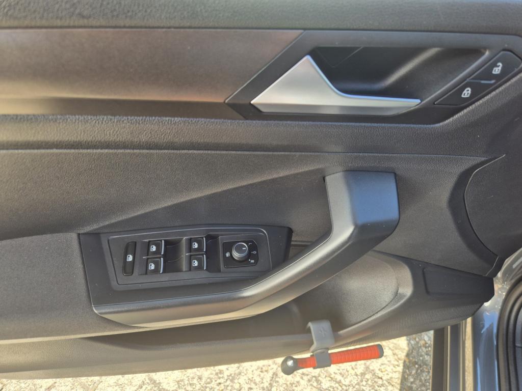 Volkswagen T-roc 1.0 tsi style 85kw / 115pk