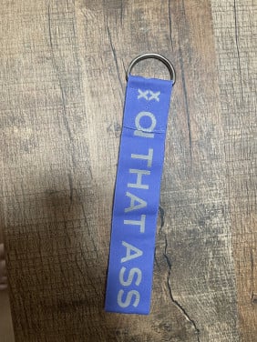 Nieuwe sleutelhanger in that ass