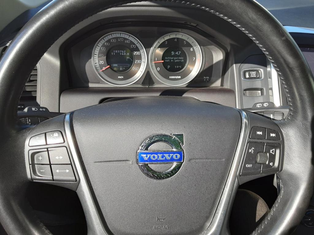 Volvo XC60 2.0 t5 momentum