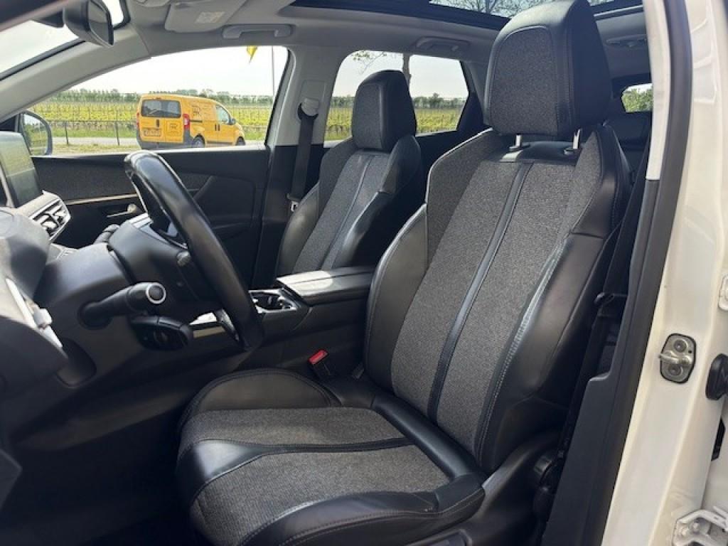 Peugeot 3008 1.2 puretech première
