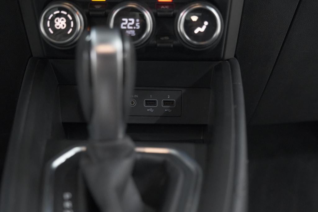 Renault Clio tce 130 edc intens | 360 camera | apple carplay | parkeersenso
