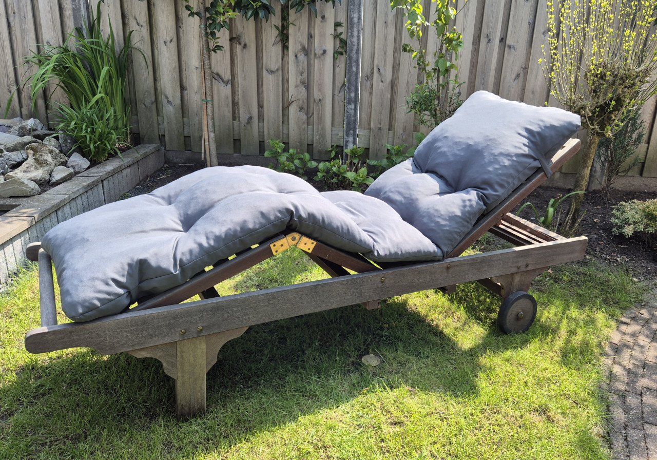 Teakhouten ligbed