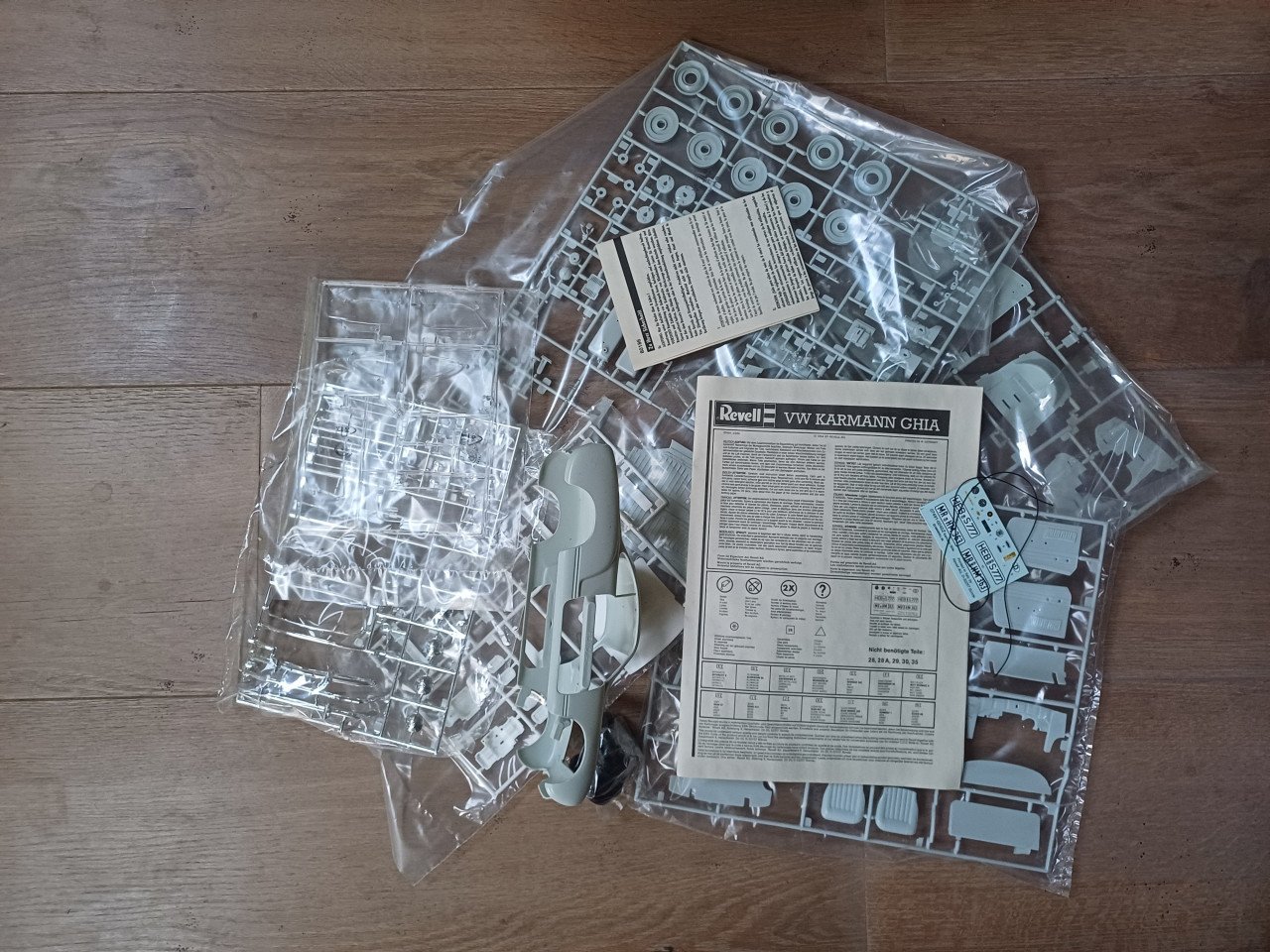 Revell VW Karmann Ghia 1:16 bouwdoos bouwpakket