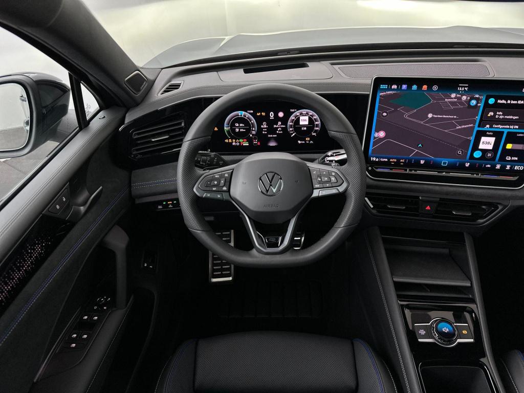 Volkswagen Tiguan r-line edition 272 plug in hybride black style pakket