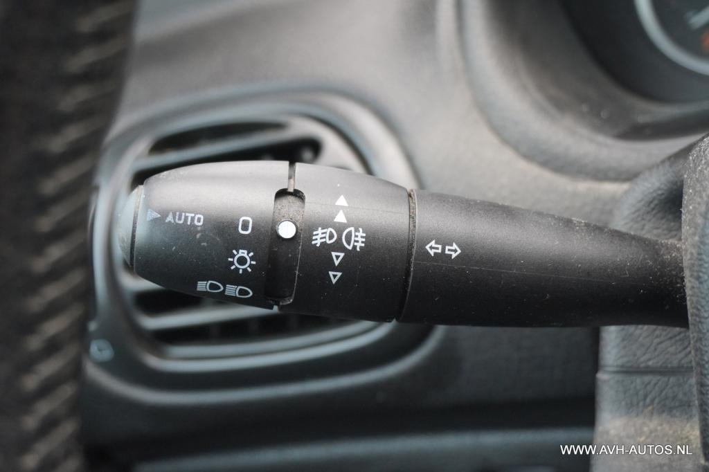 Peugeot 206 1.4-16v gentry premium