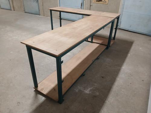 2x Werkbank, werktafel voor schuur garage of hobby tuin.