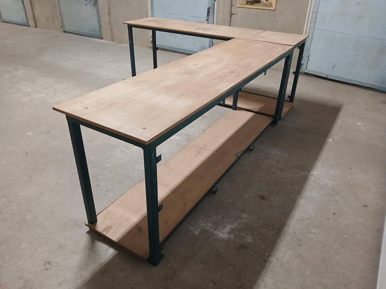 2x Werkbank, werktafel voor schuur garage of hobby tuin.