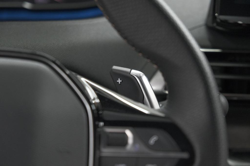 Peugeot 3008 puretech 130 eat8 gt black pack | trekhaak | elektrische koffe