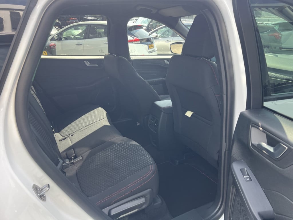 Ford Kuga 2.5 plug in hybrid 243pk e-cvt st-line