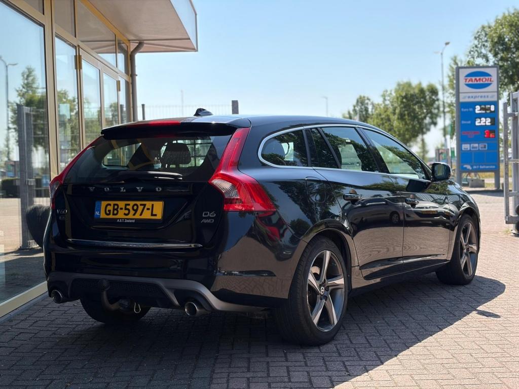 Volvo V60 2.4 d6 awd pl.i r-d.