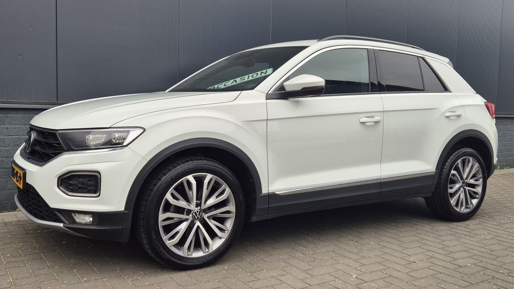 Volkswagen T-roc 1.5 tsi sport r *navi*camera*virtual*acc*blind-spot*clima*