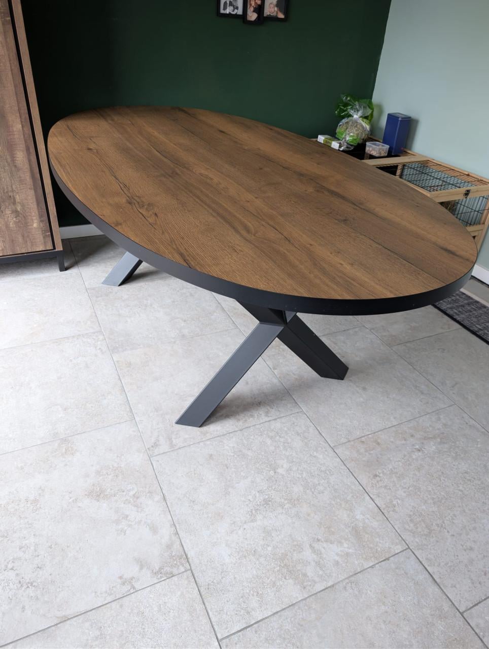 Hele mooie ovale eettafel