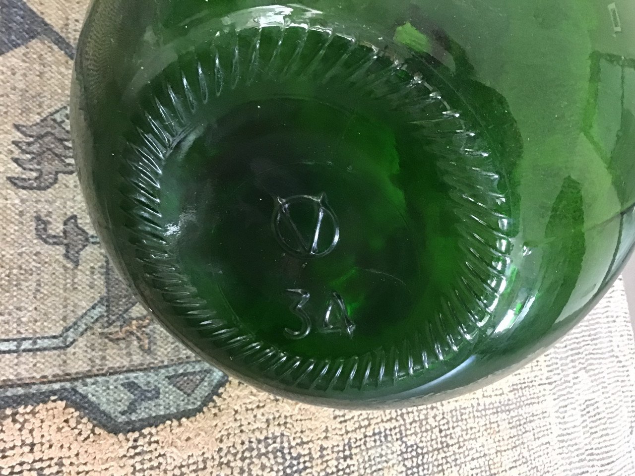 2 Grote glazen mandflessen (groen)
