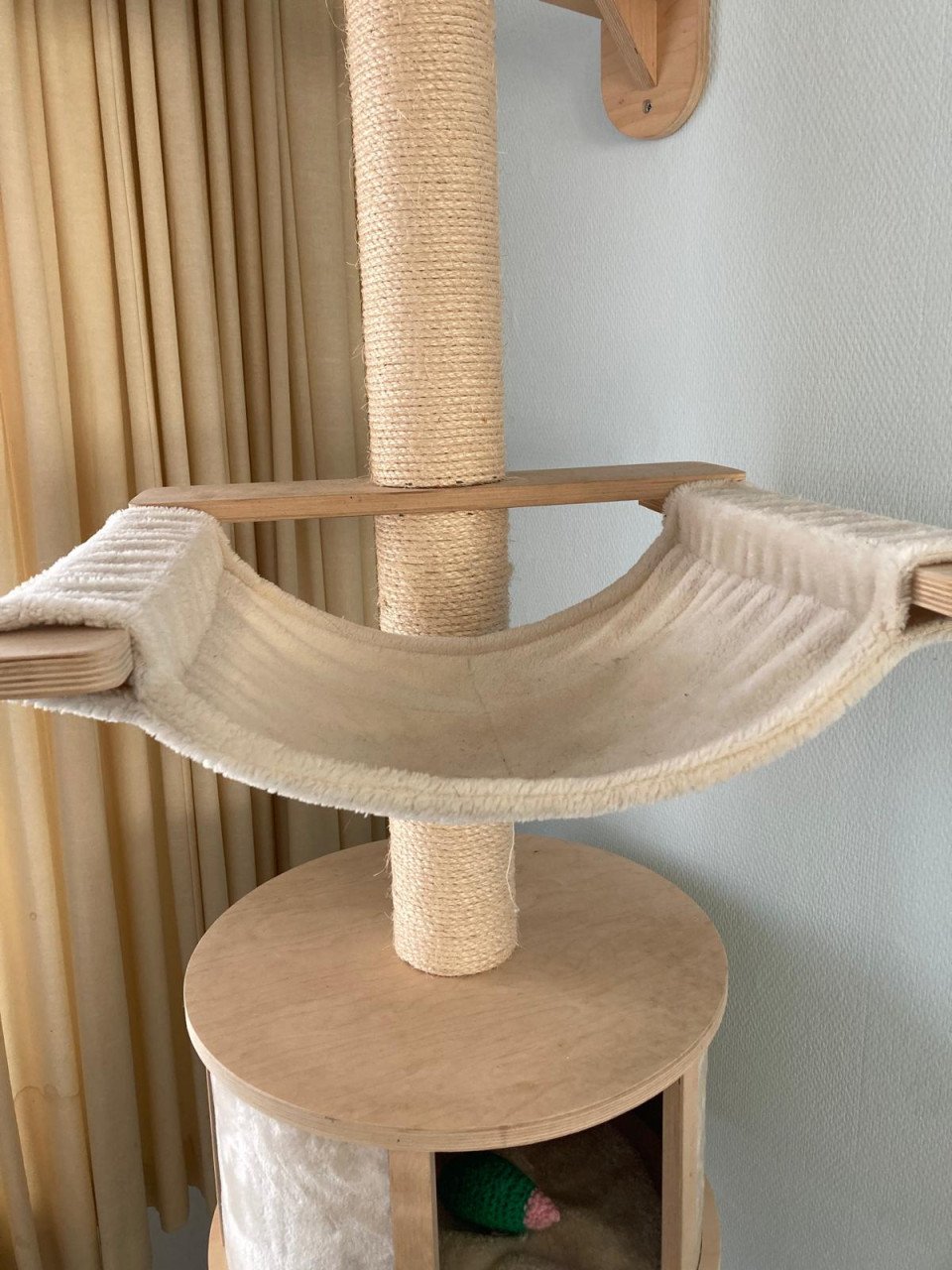 Te koop: kattenkrabpaal