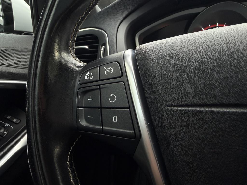 Volvo V40 2.0 t5 r-design