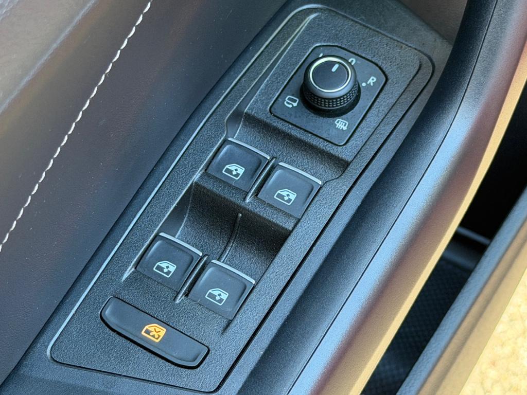 Volkswagen T-roc 1.5 tsi 150pk dsg style | navigatie | standkachel | camera