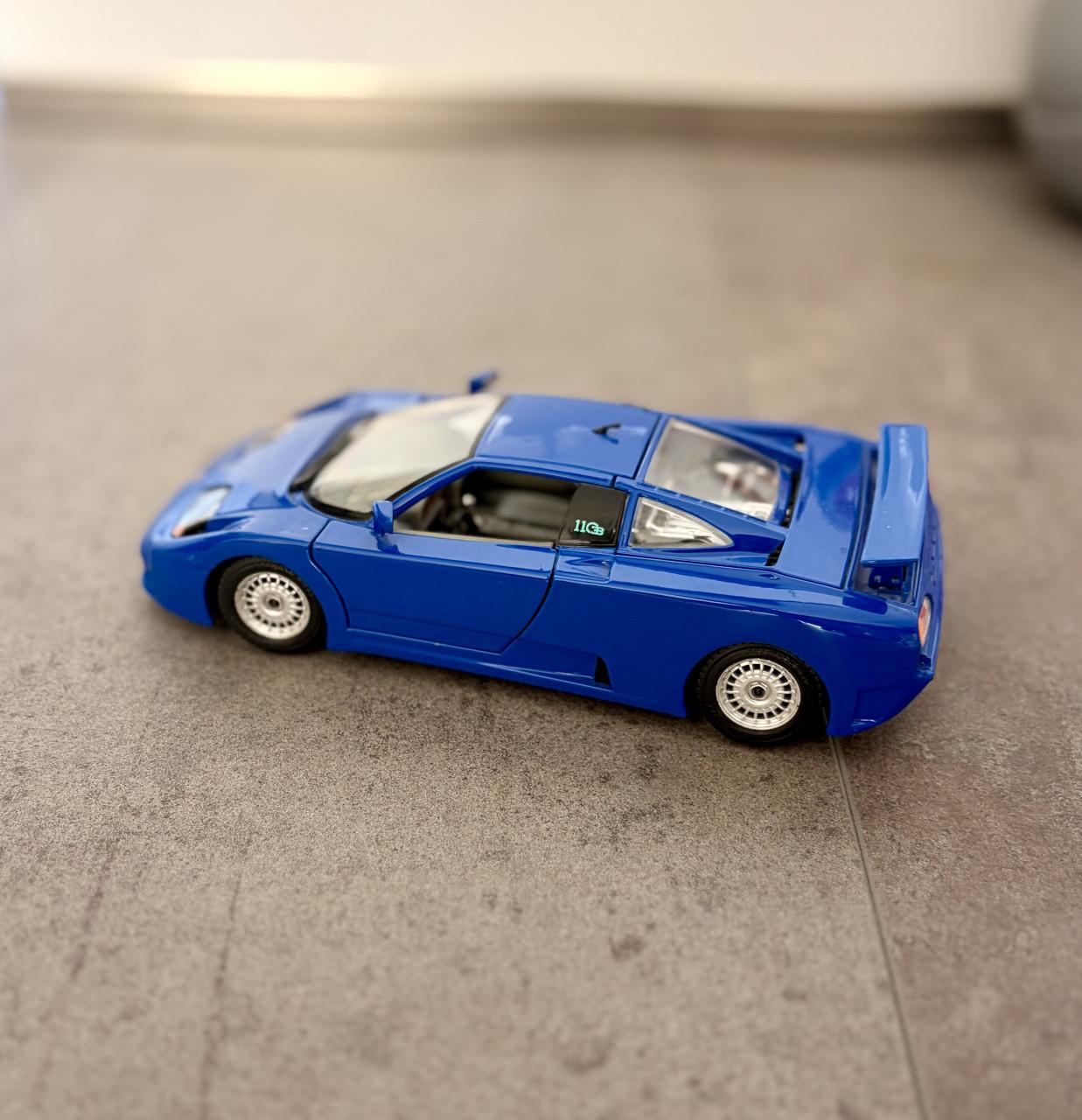 Bburago Bugatti EB110 1:24