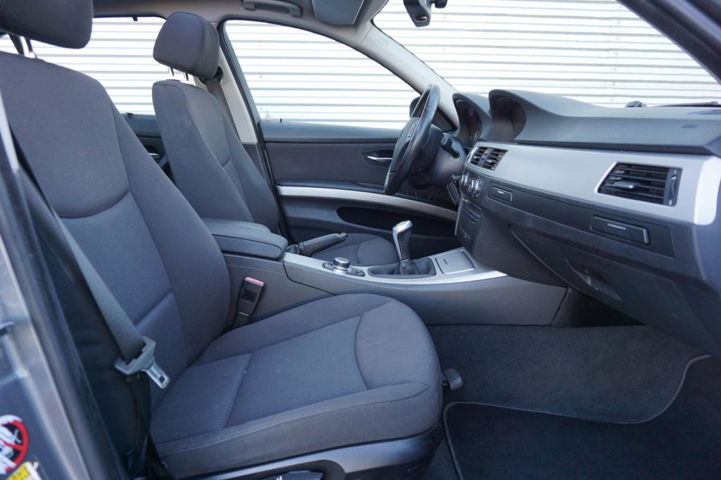 BMW 3-serie 318i business line climate / navi / cruise / pano / elektr. ram