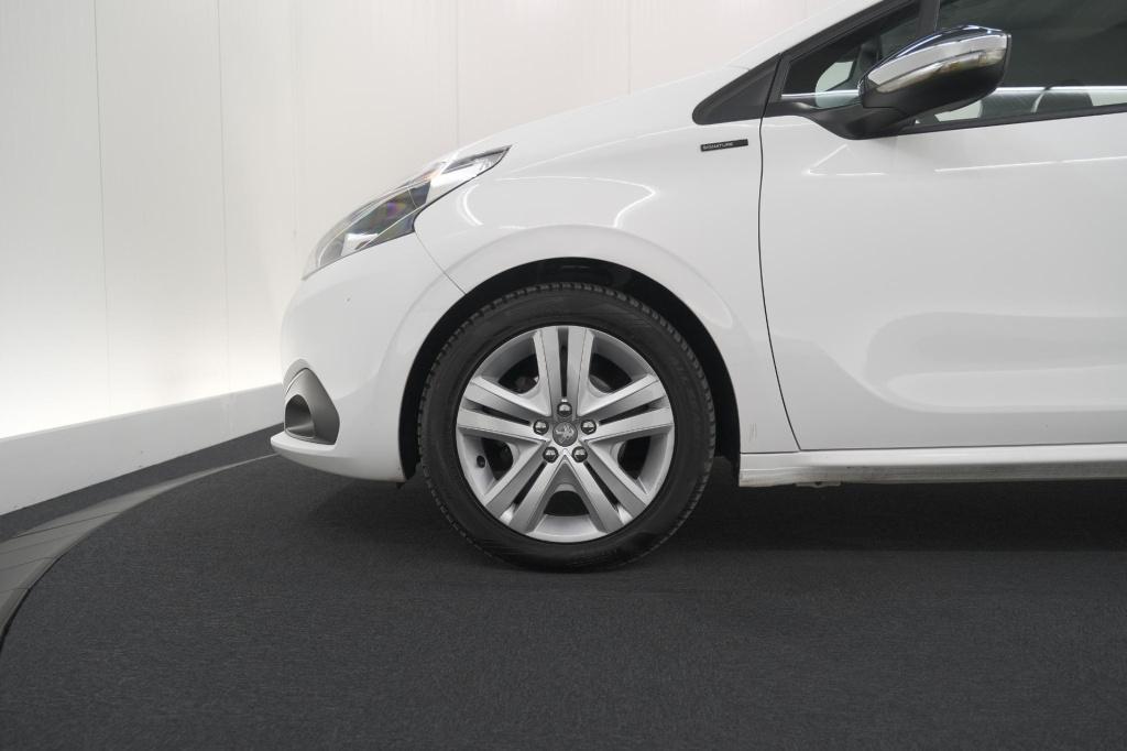 Peugeot 208 puretech 82 signature | parkeersensoren | apple carplay | navig