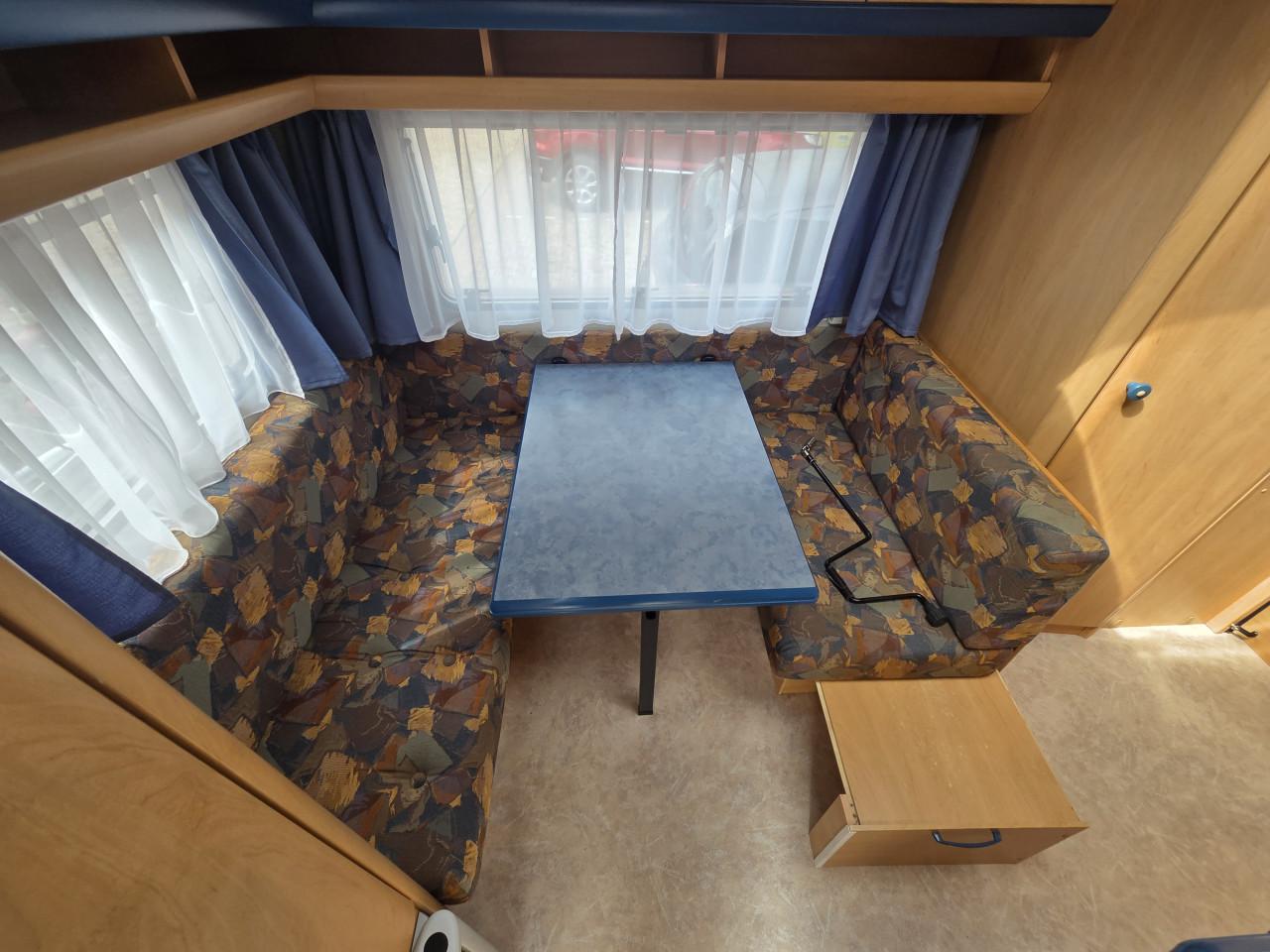 Hobby de lexe 440 sf met voortent,mover en fietsenrek