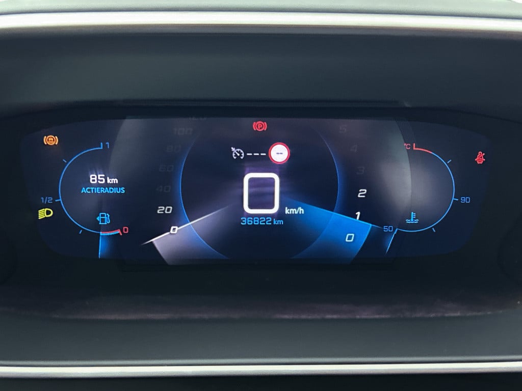 Peugeot 2008 100 pk allure | rijklaar | afneembare trekhaak | navi | camera