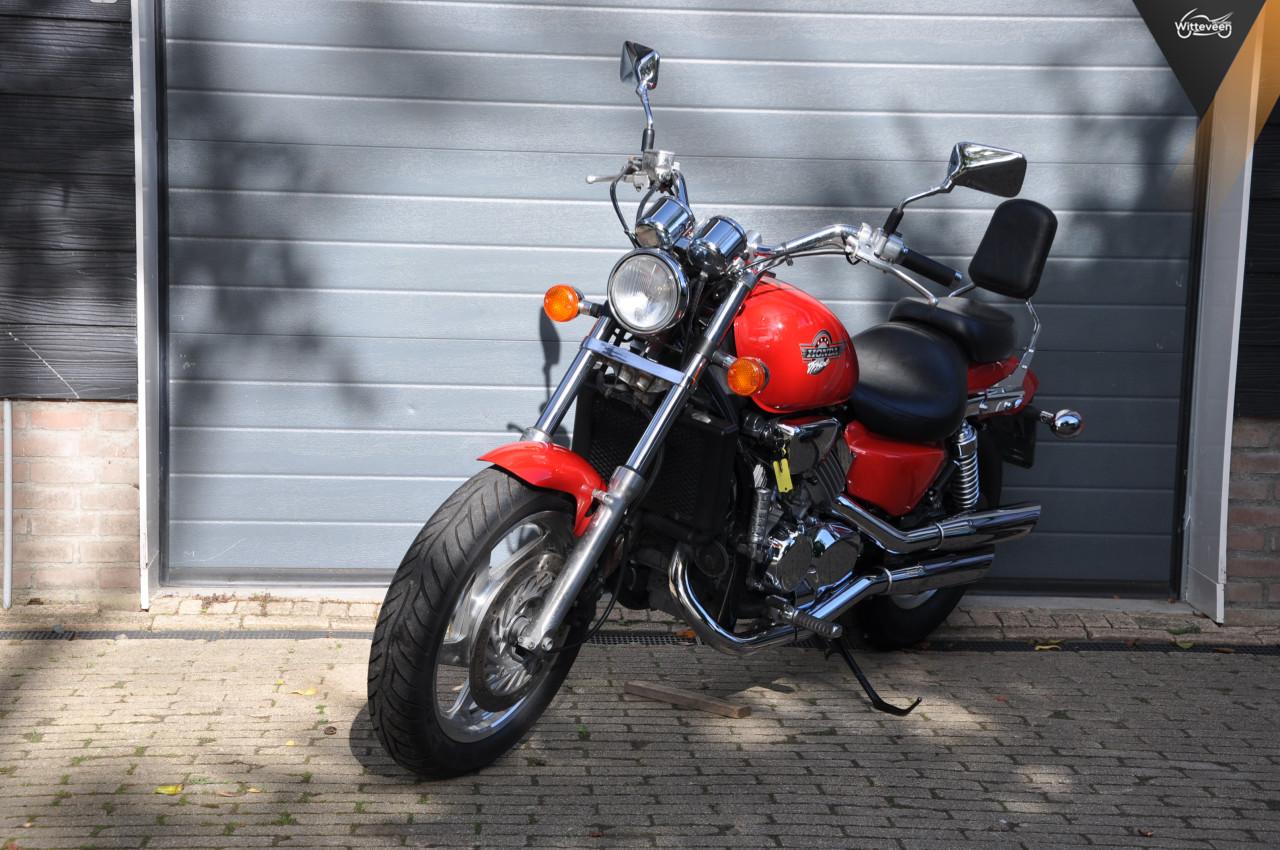 Honda Magna 750