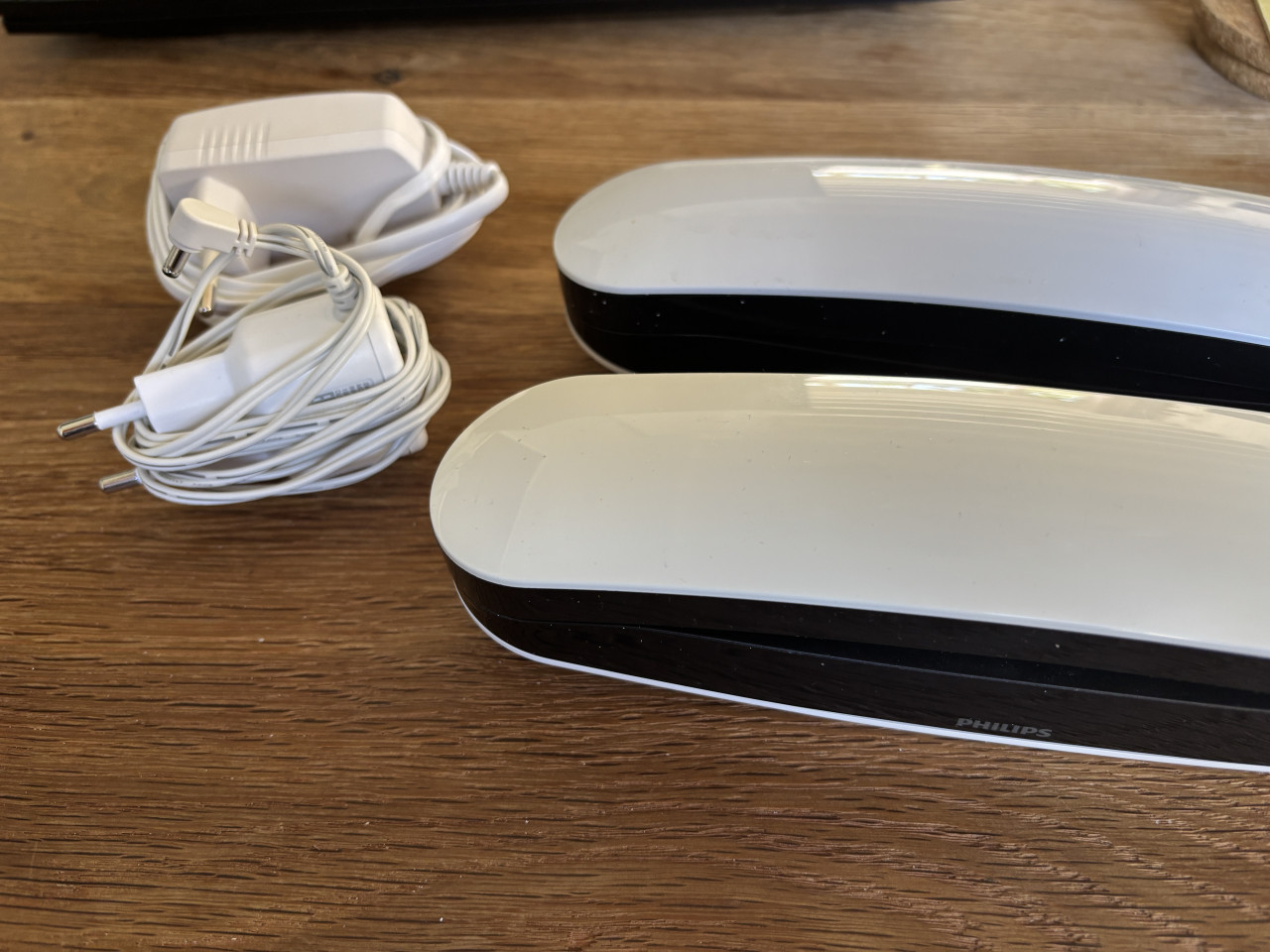 1 paar Philips design telefoons handsets