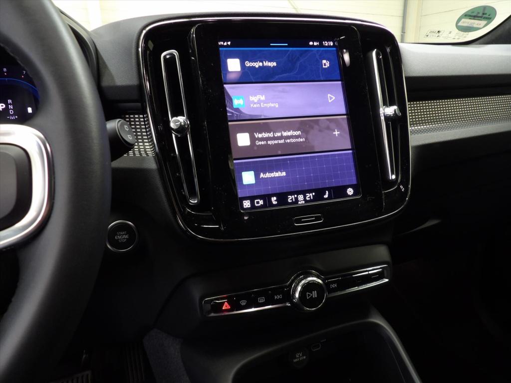 Volvo XC40 b3 163pk mild hybrid aut plus dark